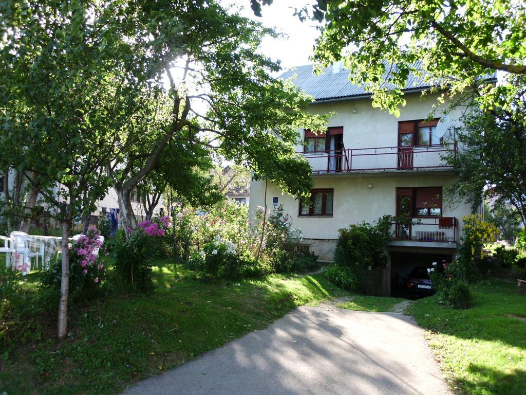 Guest House Krga Korenica Værelse billede